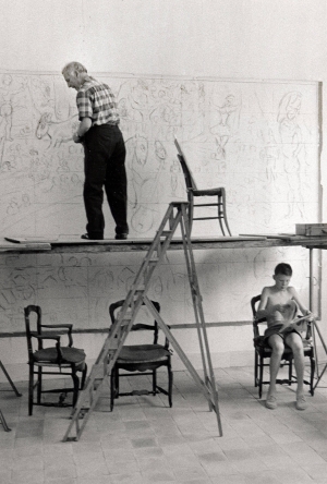 Marc Chagall bei der Arbeit an dem Bild „Commedia dell’arte“
